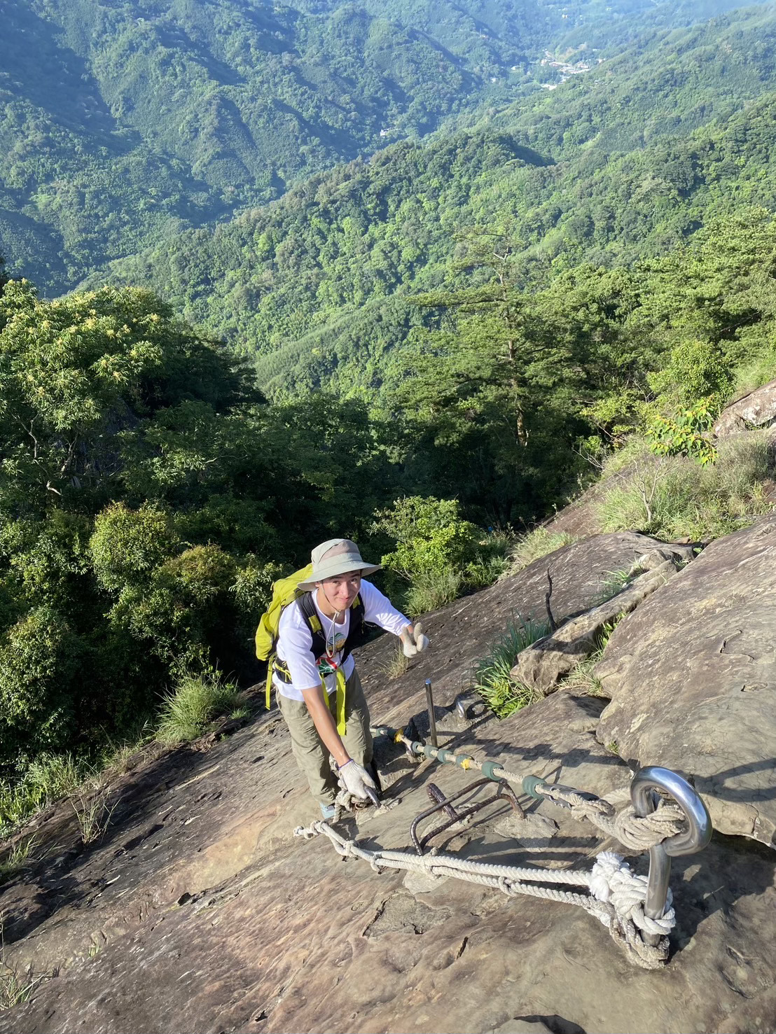 wulaojian_hiking.jpg